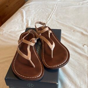 Bernardo Light Brown Leather Sandals